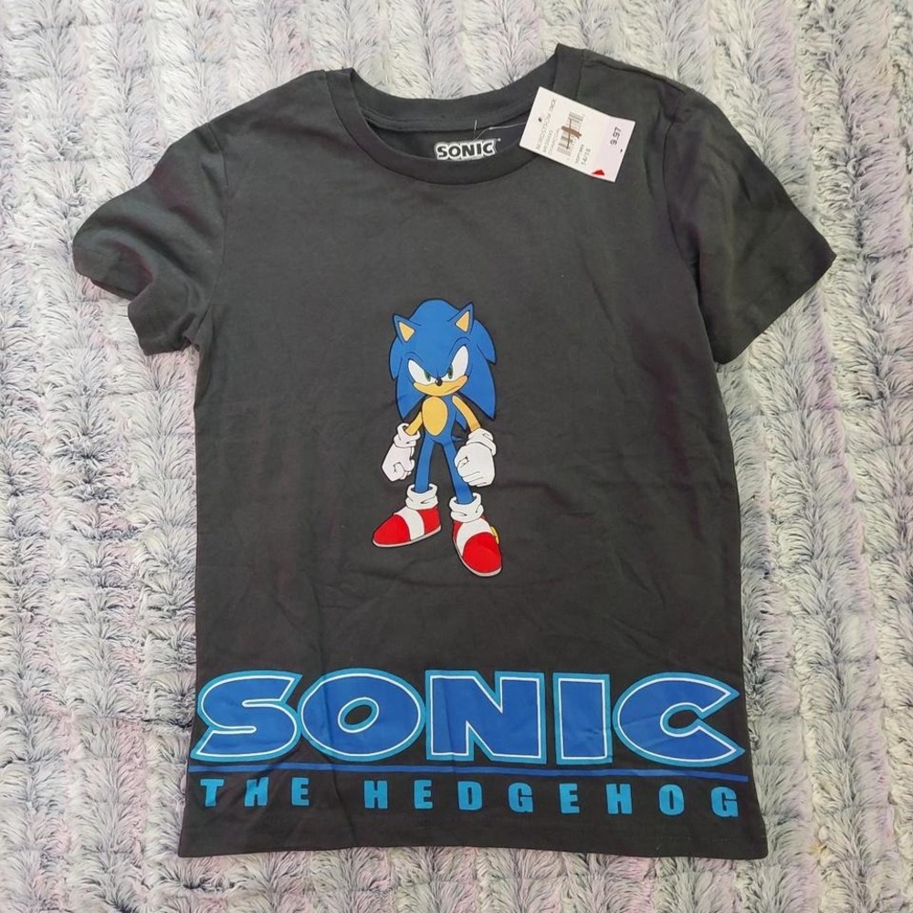 NWT‎ Sonic the Hedgehog tee 14/16